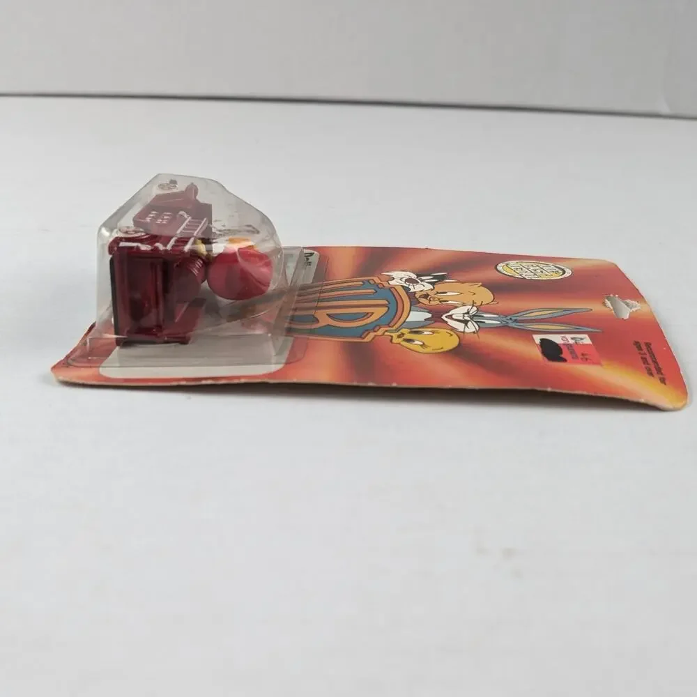 Vintage 1988 Ertl Daffy Duck Die Cast Metal Fire Truck Sealed on Card Toy